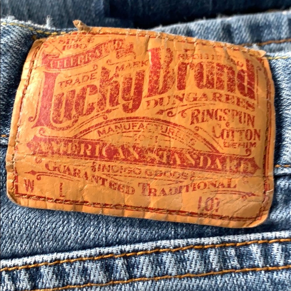Lucky brand 2/26 boot cut jean. Lighter wash.